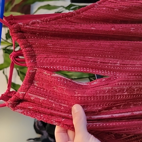 Red dress - Picture 2 of 3